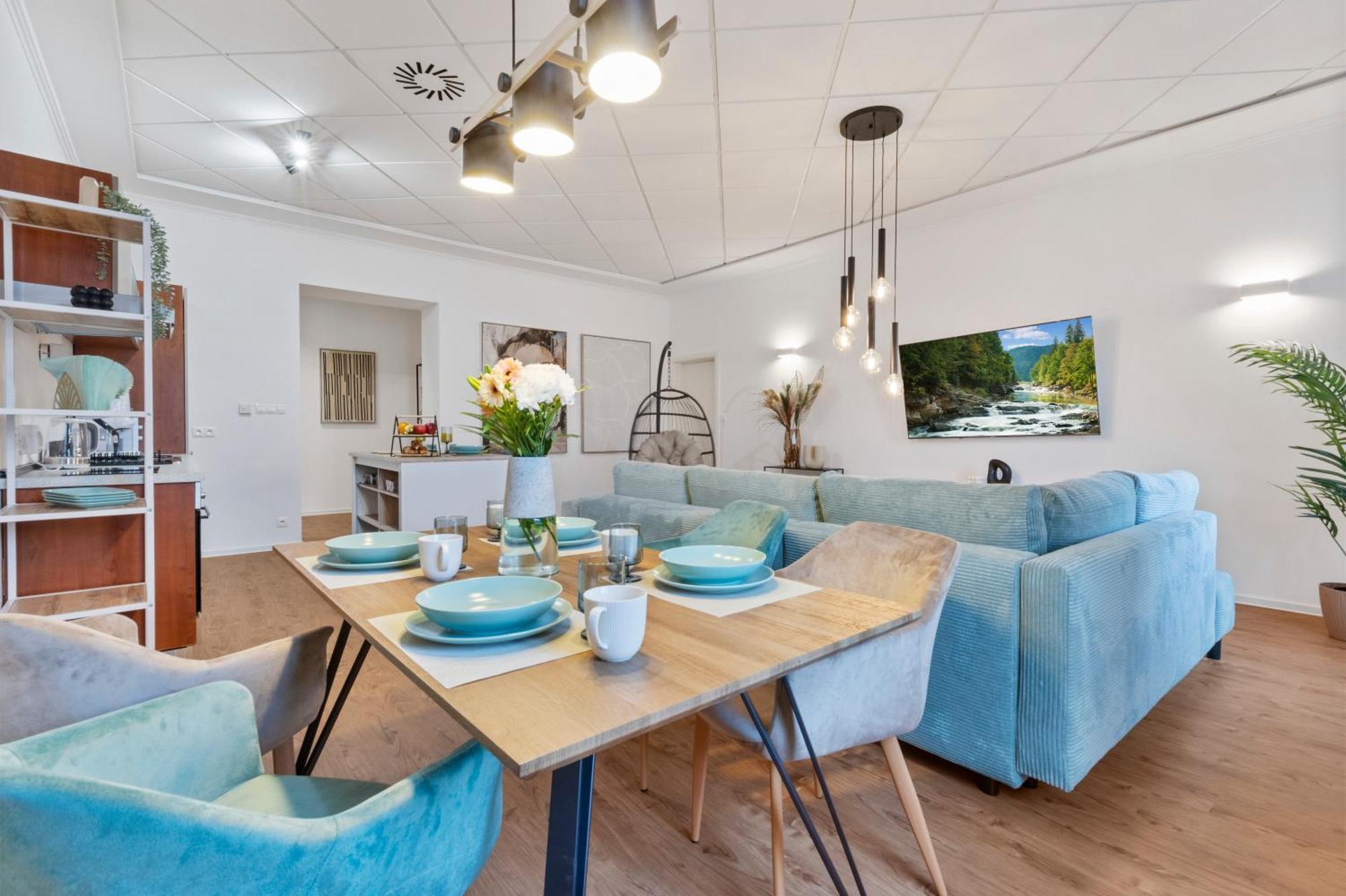 Luxe Living At Old Town Center Bratysława